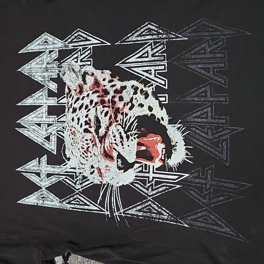 DEF LEPPARD LEOPARD GRAPHIC CREW-NECK BLACK COTTON TEE-SHIRT MEDIUM
